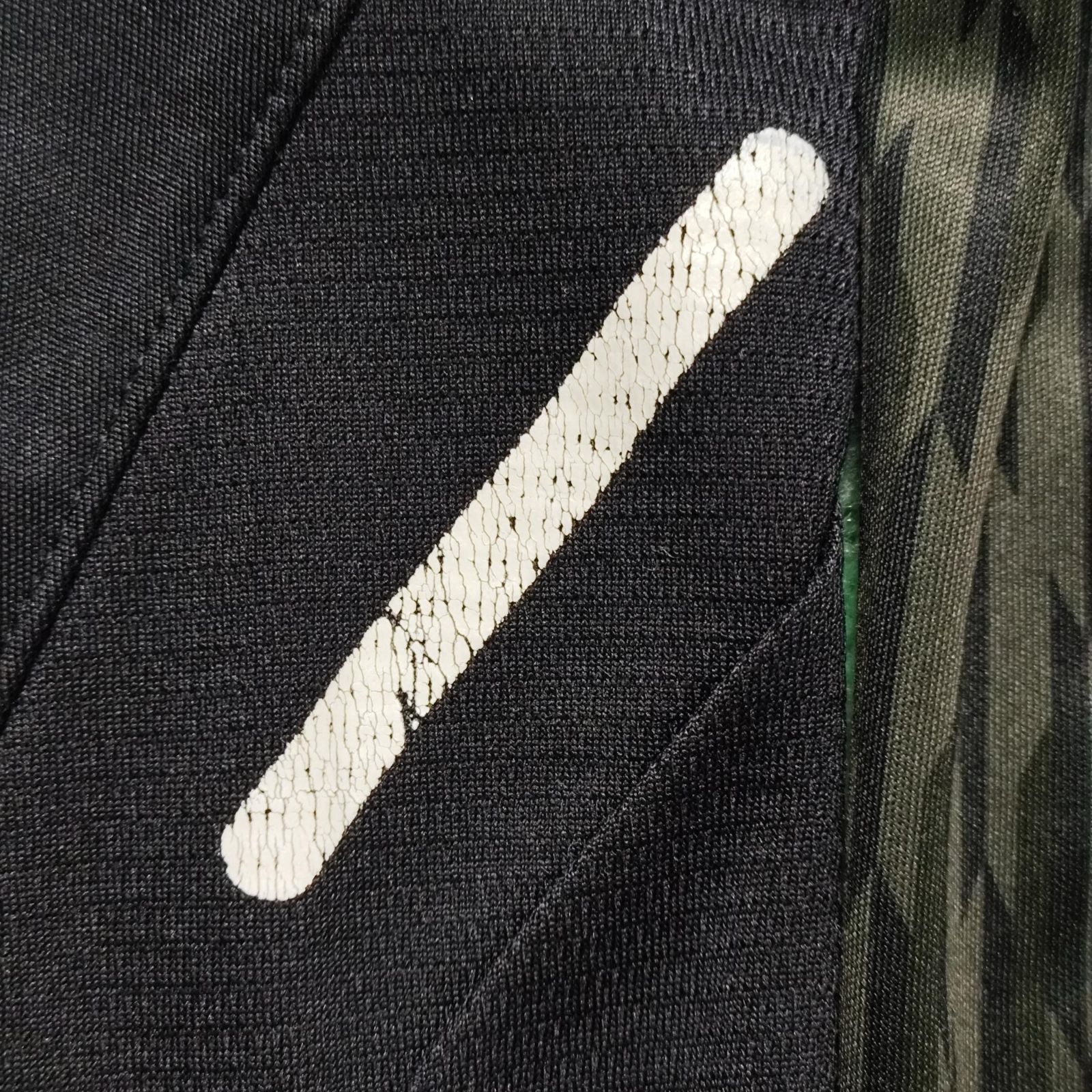 Jersey Liverpool 2017 GK Shirt - Image 5