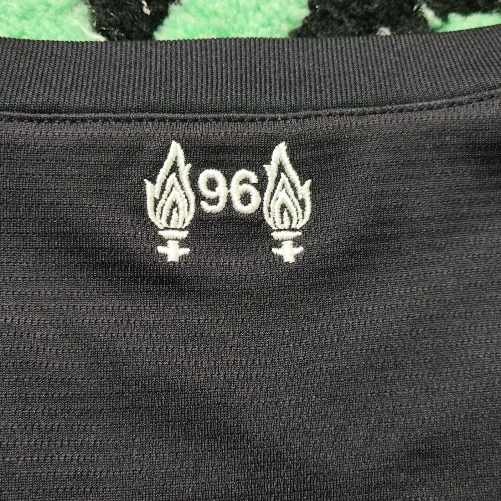 Jersey Liverpool 2017 GK Shirt - Image 6